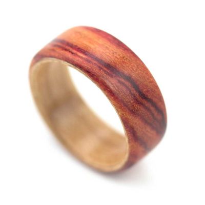 Aurelia Rosewood – Holzring aus Rosenholz & Ahorn