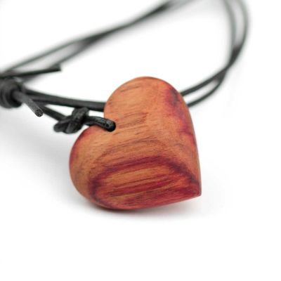 Holzkette / Herz ROSENHOLZ