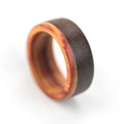 Shadow Rose – Holzring aus Mooreiche & Rosenholz