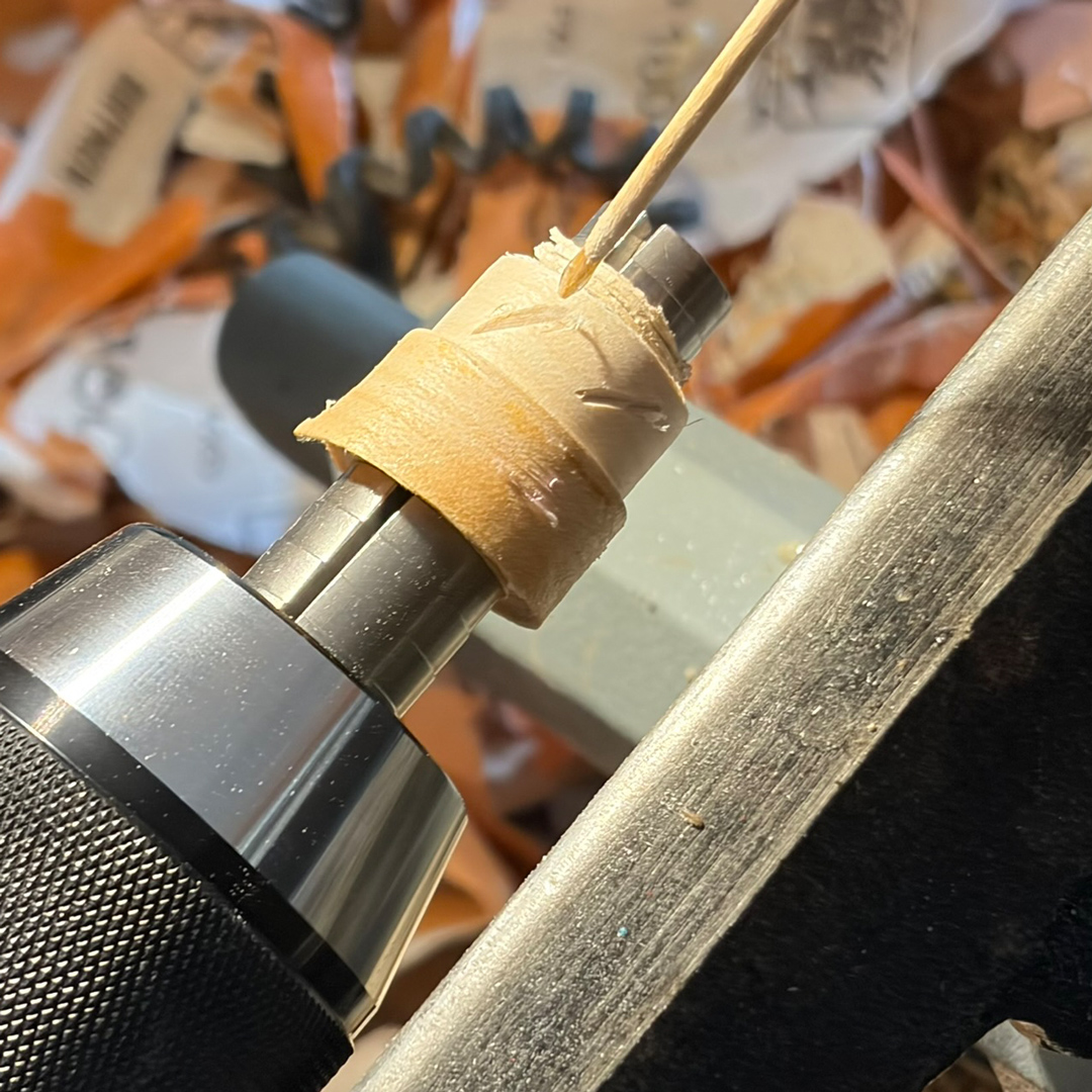 Bentwood Holzring wird in Handarbeit verleimt und weiterverarbeitet